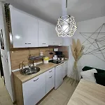Tropical Chic For Two, Basement Escape By Flat Mаnager Ravda