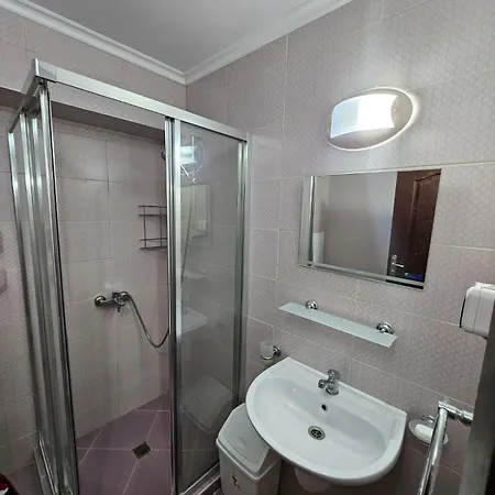 Tropical Chic For Two, Basement Escape By Flat Mаnager Apartment Ravda