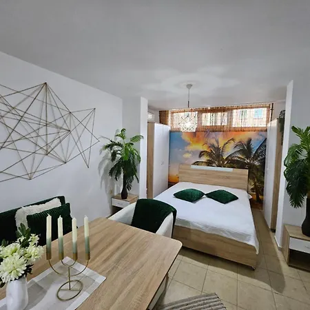 Apartment Tropical Chic For Two, Ground Floor Escape By Flat Mаnager